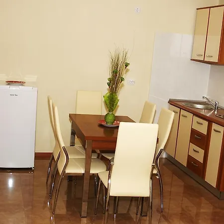 Camelia Guest house 3*